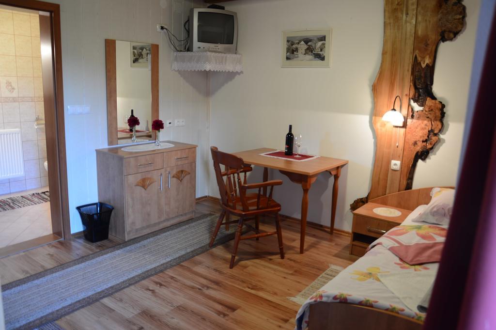 Apartmens And Rooms Sostar Cerkno Pokój zdjęcie