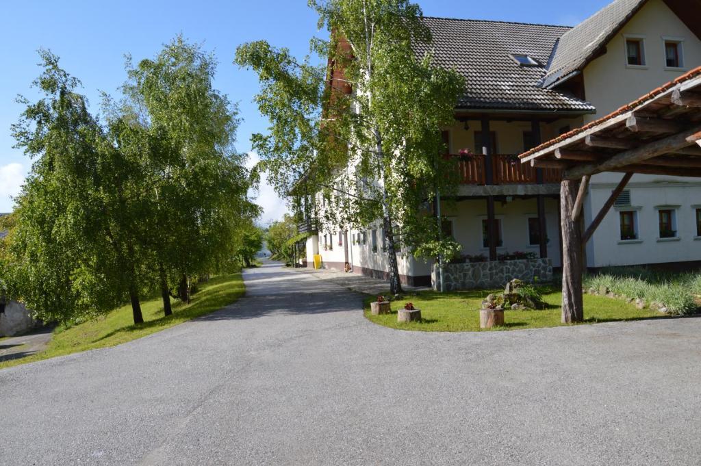 Apartmens And Rooms Sostar Cerkno Zewnętrze zdjęcie